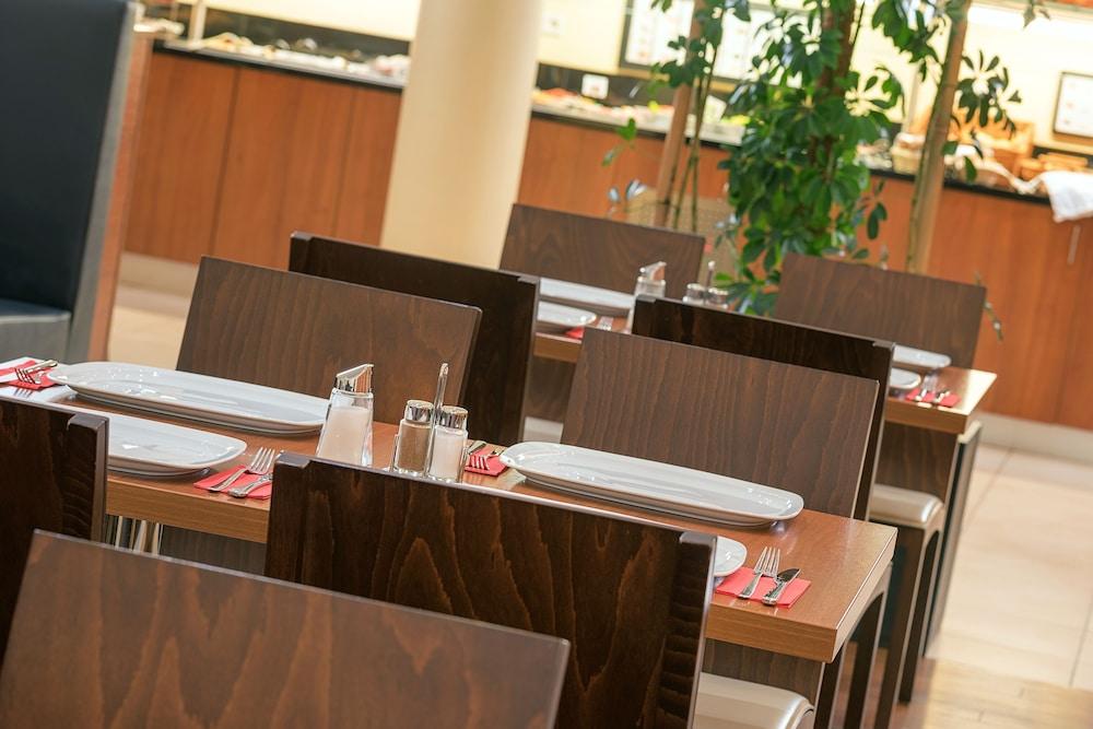 Leonardo Salzburg Airport 4*