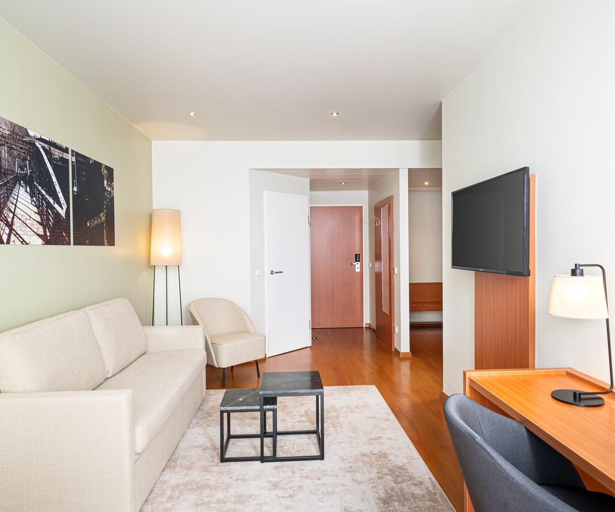 Leonardo Salzburg Airport Hotel 4*