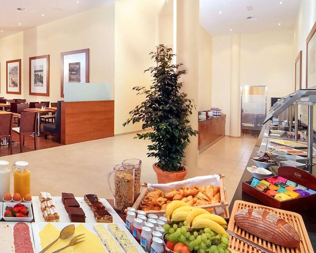 Hotel Leonardo Salzburg Airport 4*